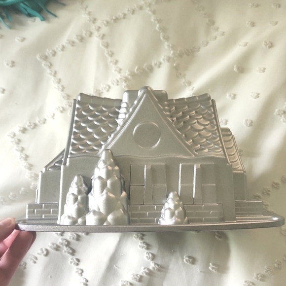 NordicWare Gingerbread House Cake Mold - Picture 2 of 5